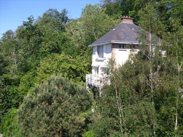Gite La Bertichere 3 Etoiles Saint-Jean-le-Thomas Zewnętrze zdjęcie